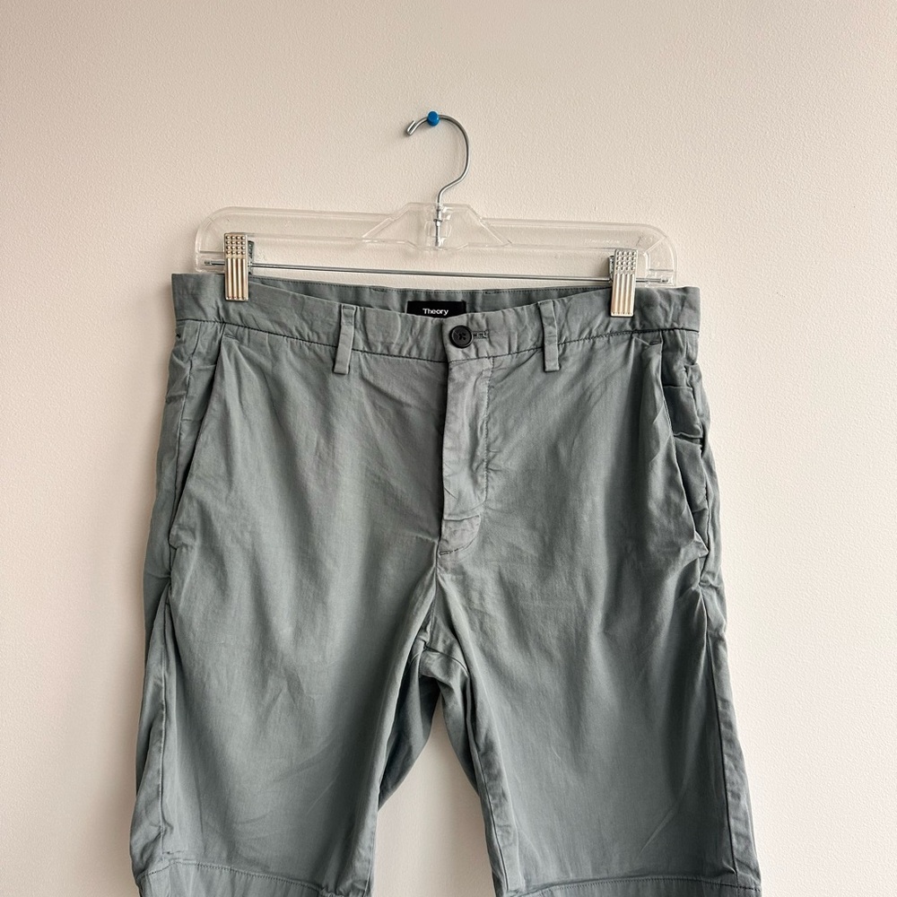 Theory Men's Slate Gray Flat Front Shorts